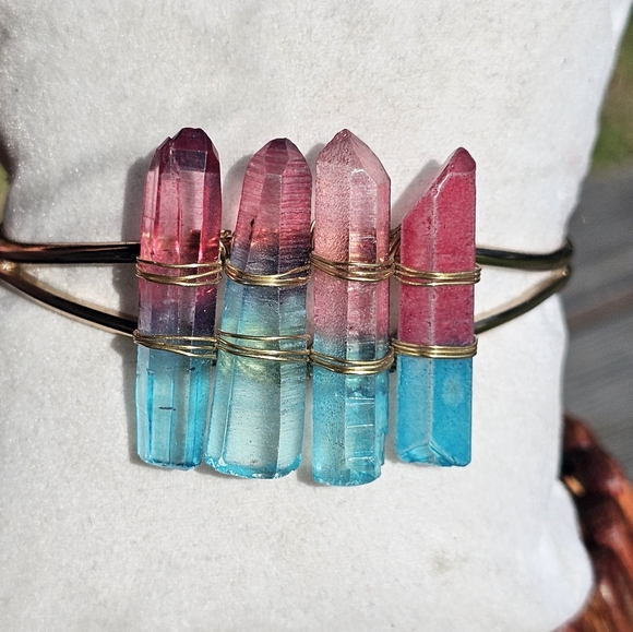 Crystal geode colorblock cuff bracelet - Picture 4 of 9